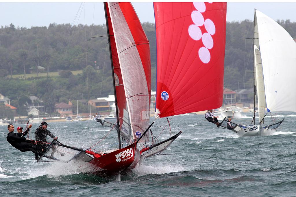 Smeg leads Yandoo to the wing mark - 18ft Skiffs - NSW State Title - Race 1, October 30, 2016  © Frank Quealey /Australian 18 Footers League http://www.18footers.com.au